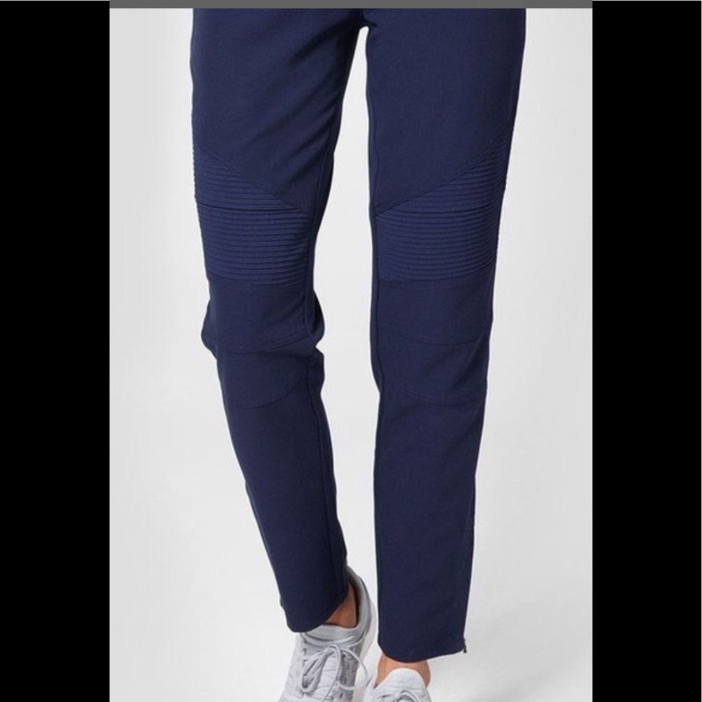 🔹Figs Navy Kanye Moto Scrub Pants Limited Edition